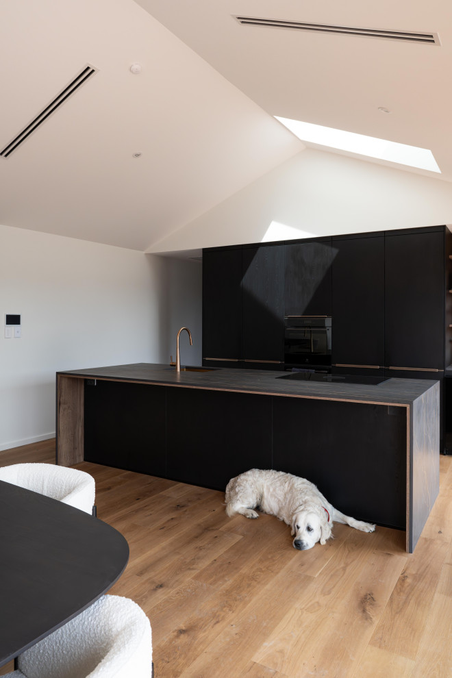 New Build with Warmth, Charm and Morning Sun