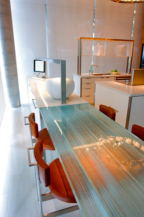 столы для переговорных, столовых