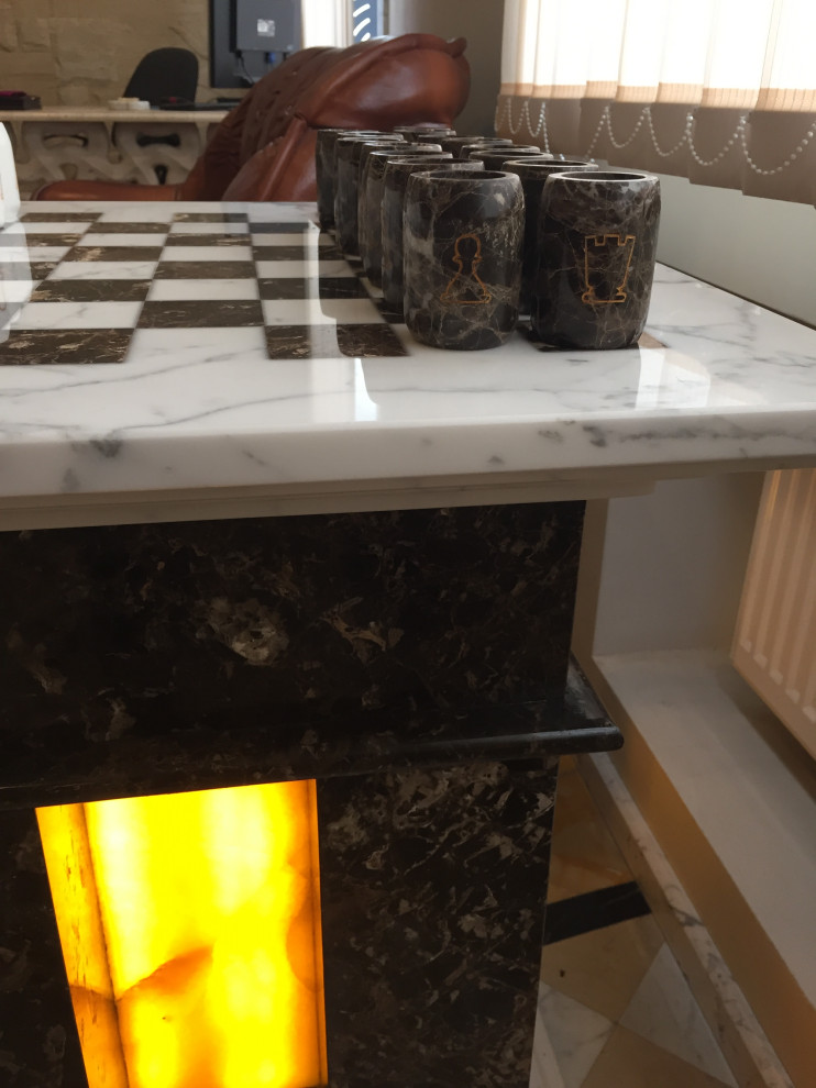 Шахматный стол