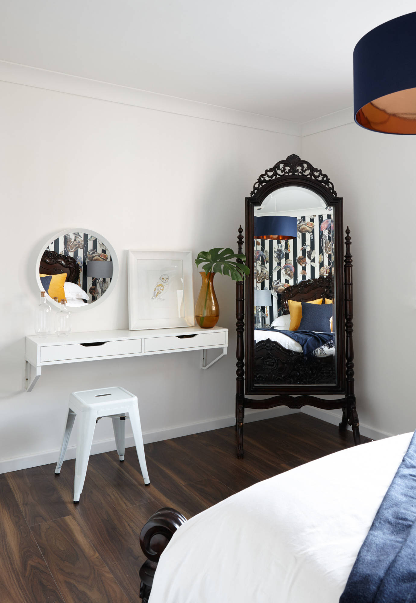 dressing table in bedroom design 5 Essential Tips for Your White Dressing Table