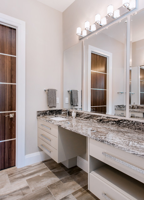 Baths contemporary-badrum