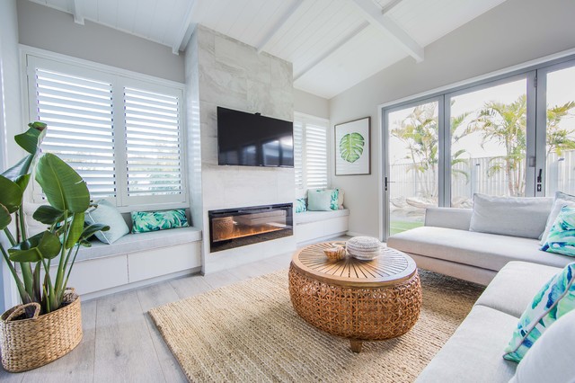 Palm Beach - Sanctuary In Style coastal-living-room
