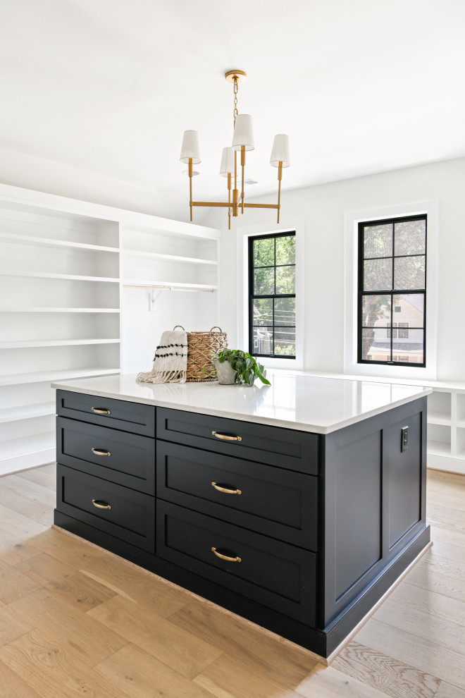 A Traditional Farmhouse - Farmhouse - Closet - DC Metro - by Amy ...