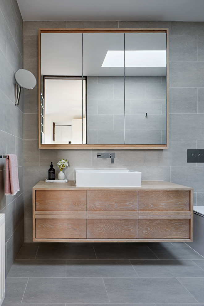 Contemporary bathroom in Melbourne.