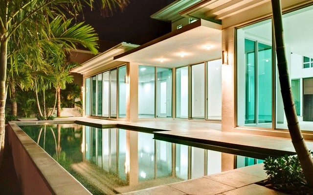 Glass houzz modern-pools