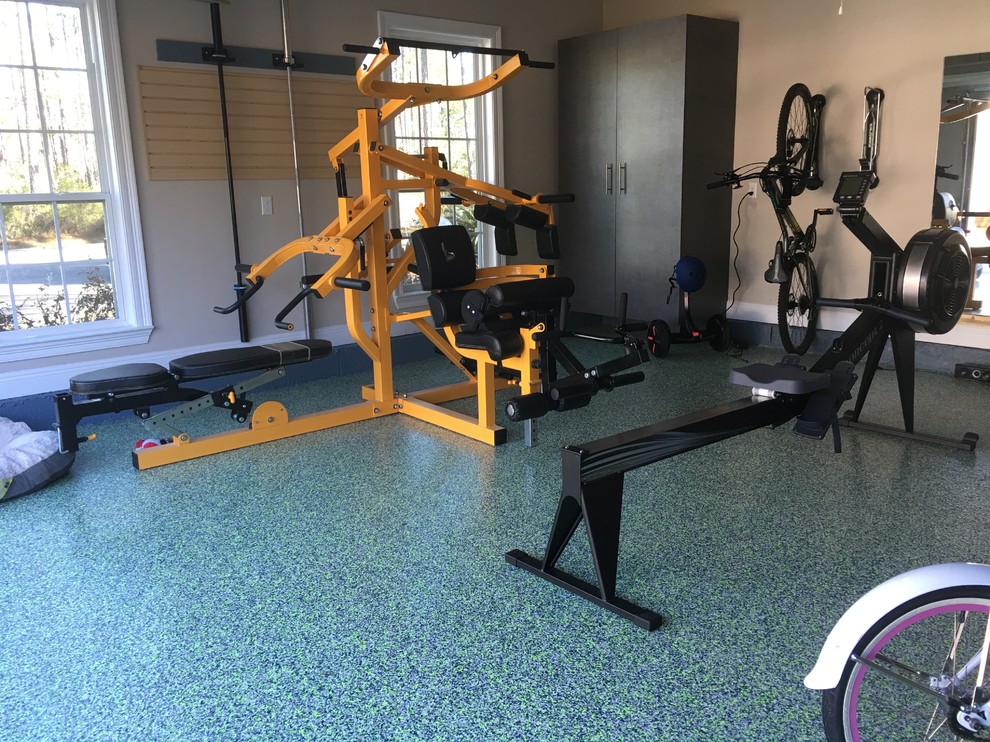 Inspiration for a contemporary home gym remodel in Miami