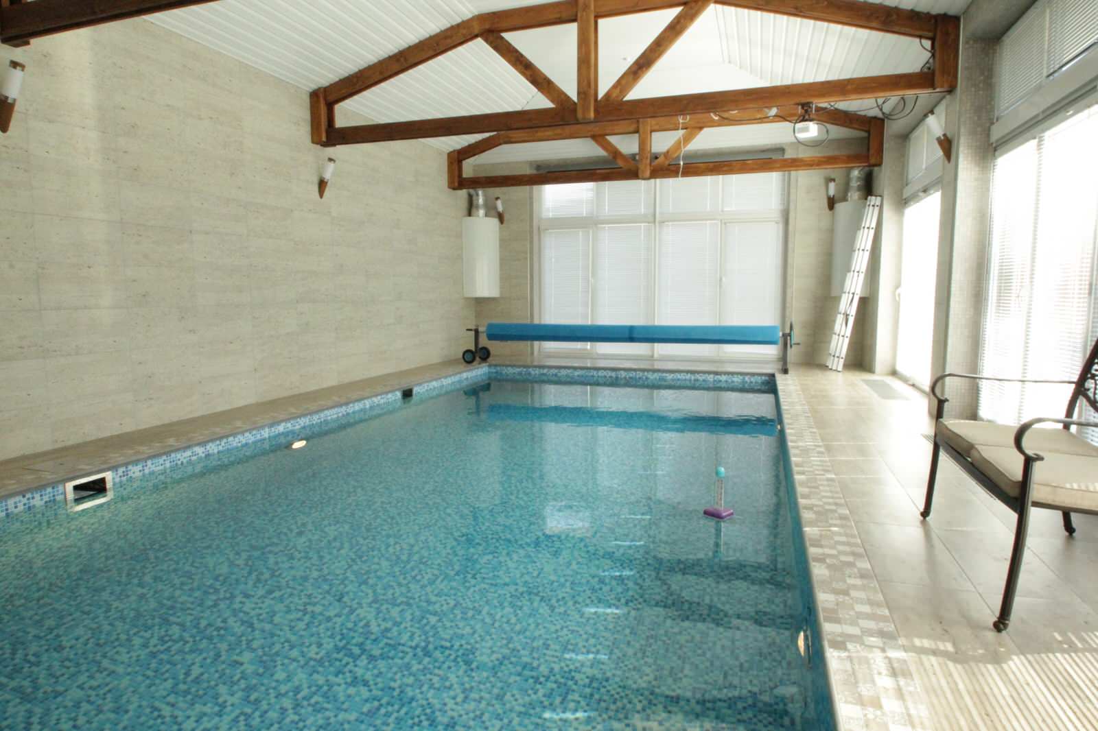 Бассейн 8х4х1.2-1.7 в банном комплексе