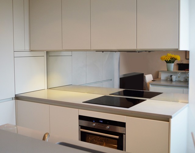 Toughened Mirror Kitchen Splashback modern-kitchen