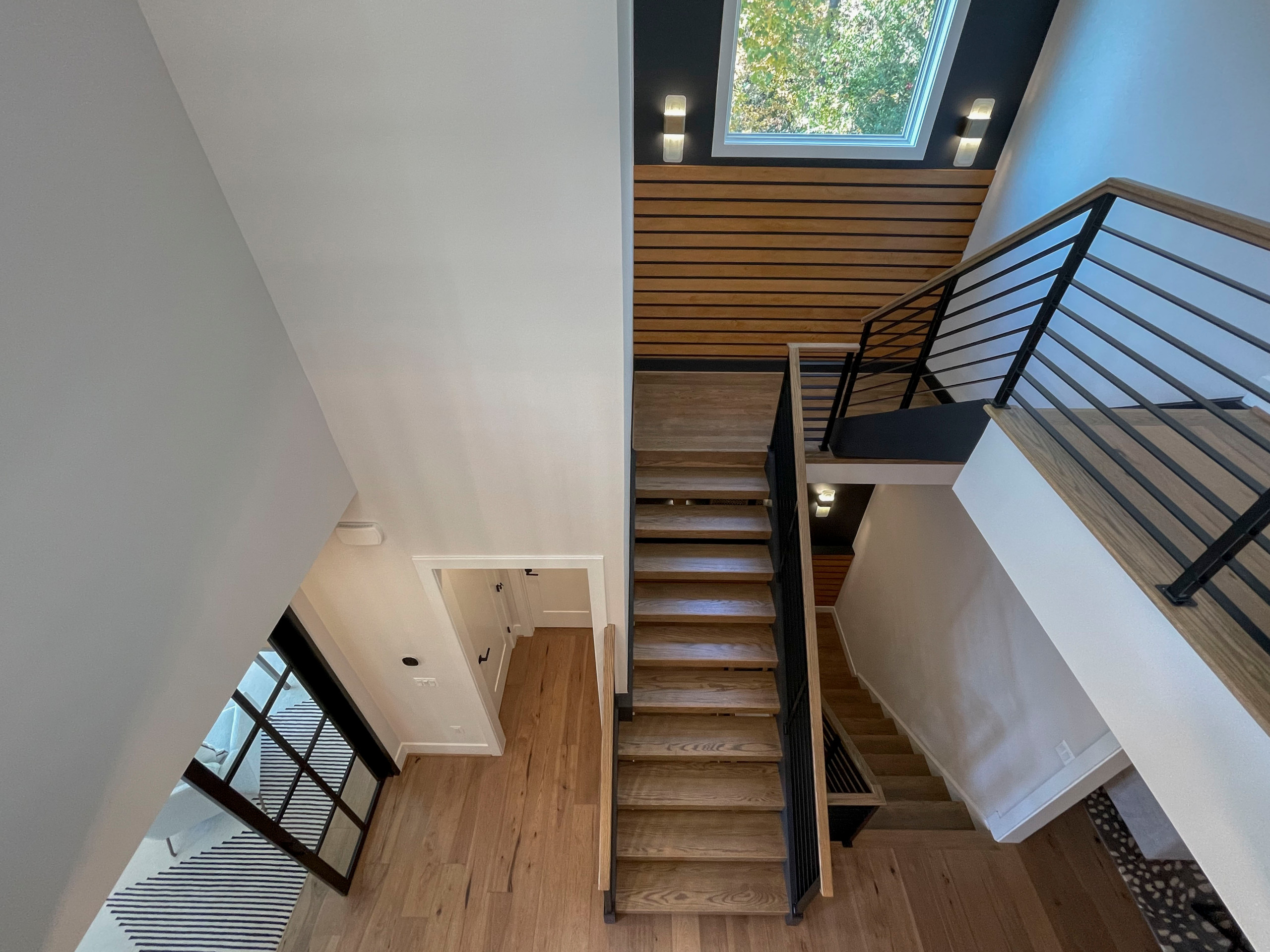 113_Floating Straight- Stringers with No Risers in Contemporary Home, Bethesda M