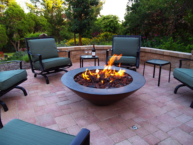 Firepit & Red Pavers Patio, Lompoc CA middelhavsstil-gaardhave