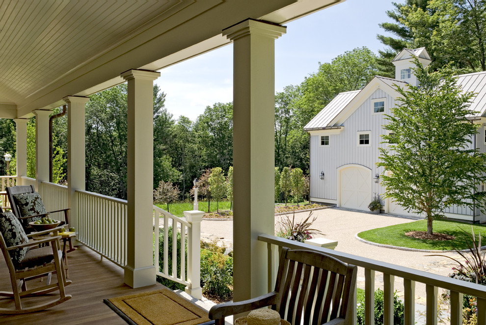 Design ideas for a country front yard verandah in New York.