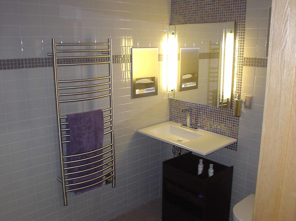 Inspiration for a modern bathroom remodel in San Francisco