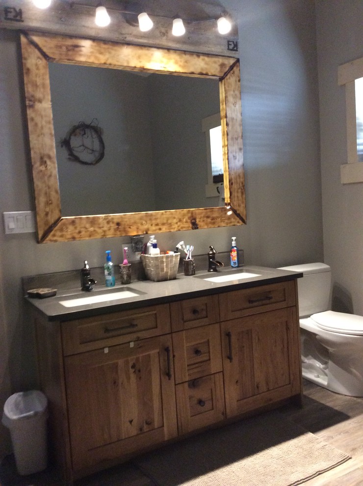 Home design - rustic home design idea in Calgary