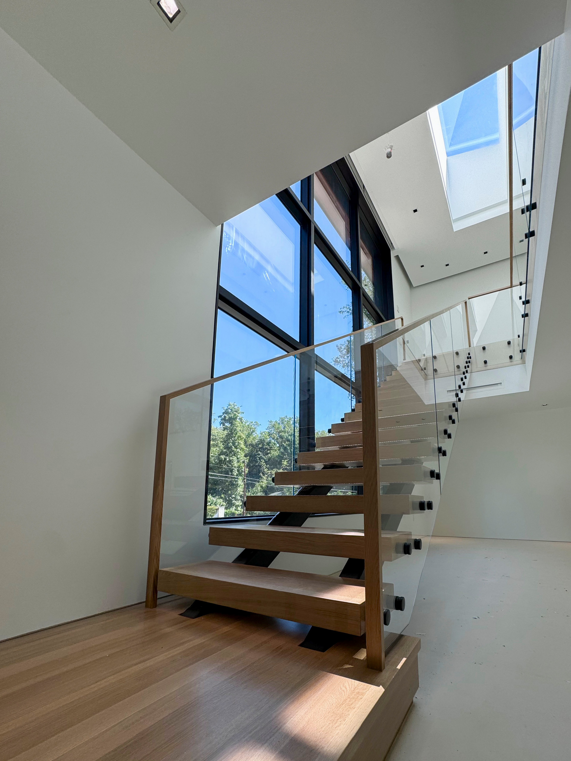 126_Visually Open and Light Contemporary Staircase, Mclean, VA 22102
