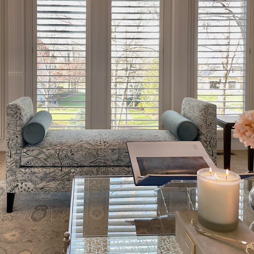 Inspiration for a transitional home design remodel in Tampa