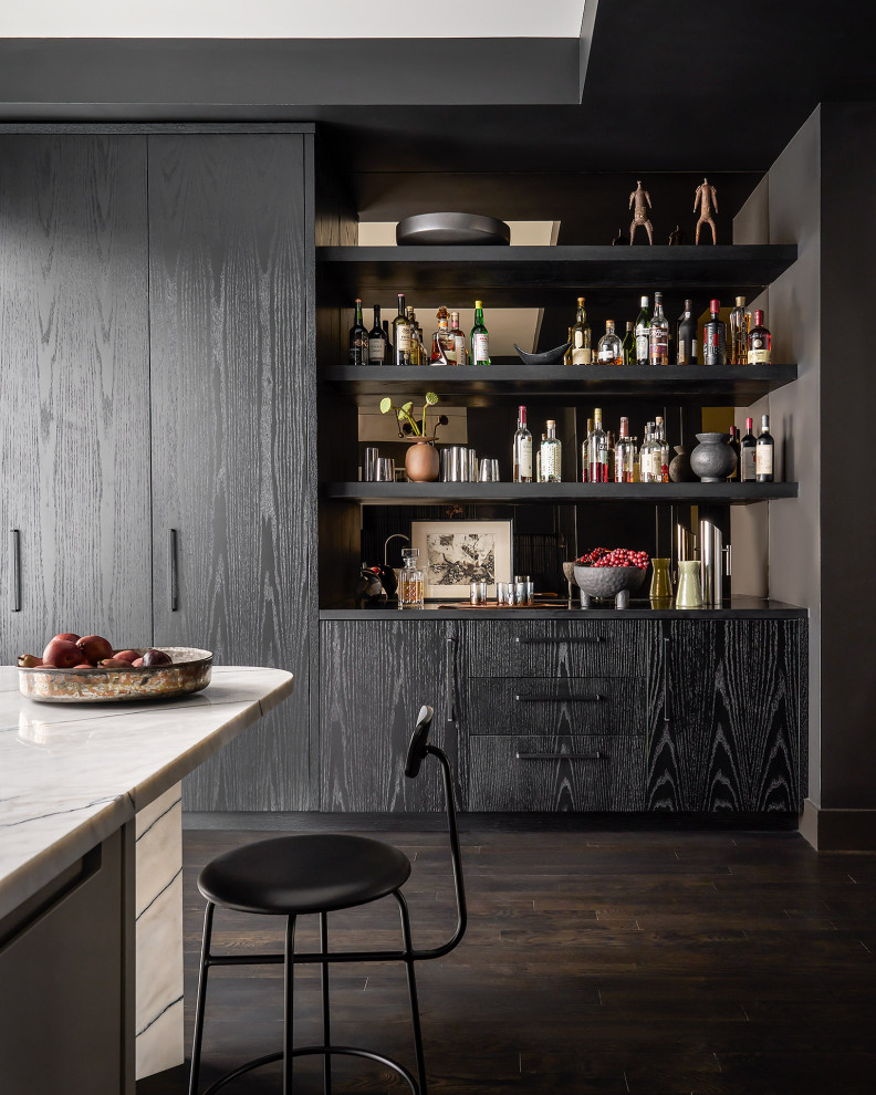 Example of a trendy home bar design in Chicago