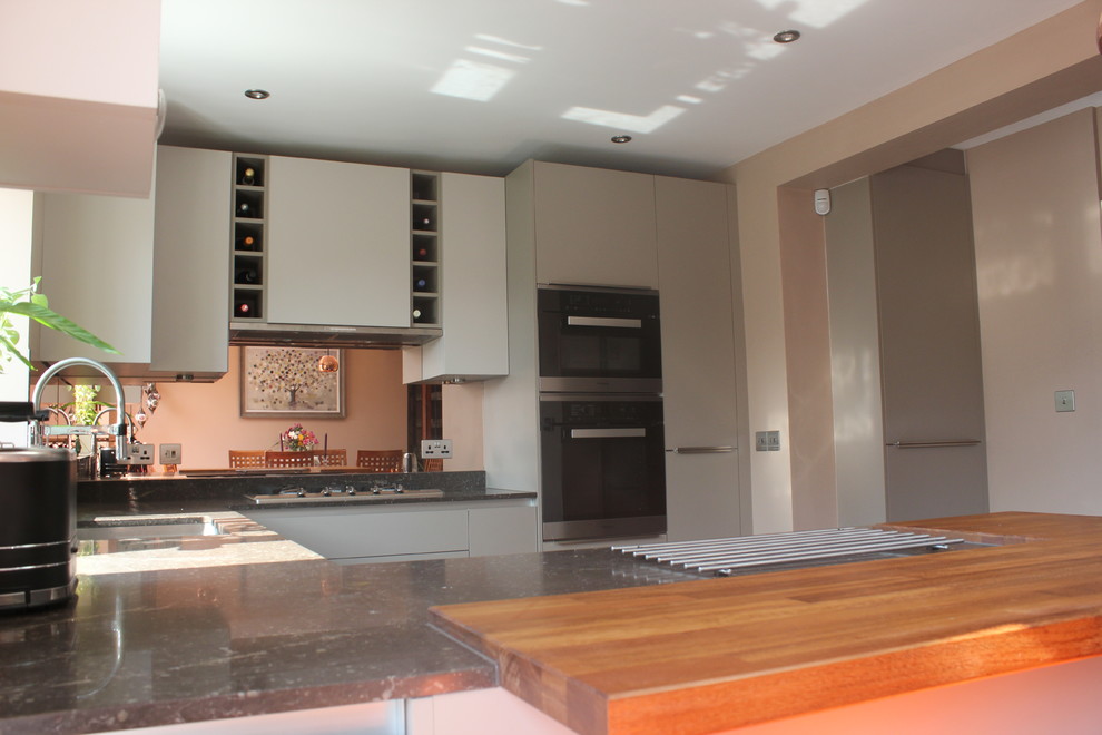 Modern Handleless kitchen | Stone & Cashmere SuperMatt