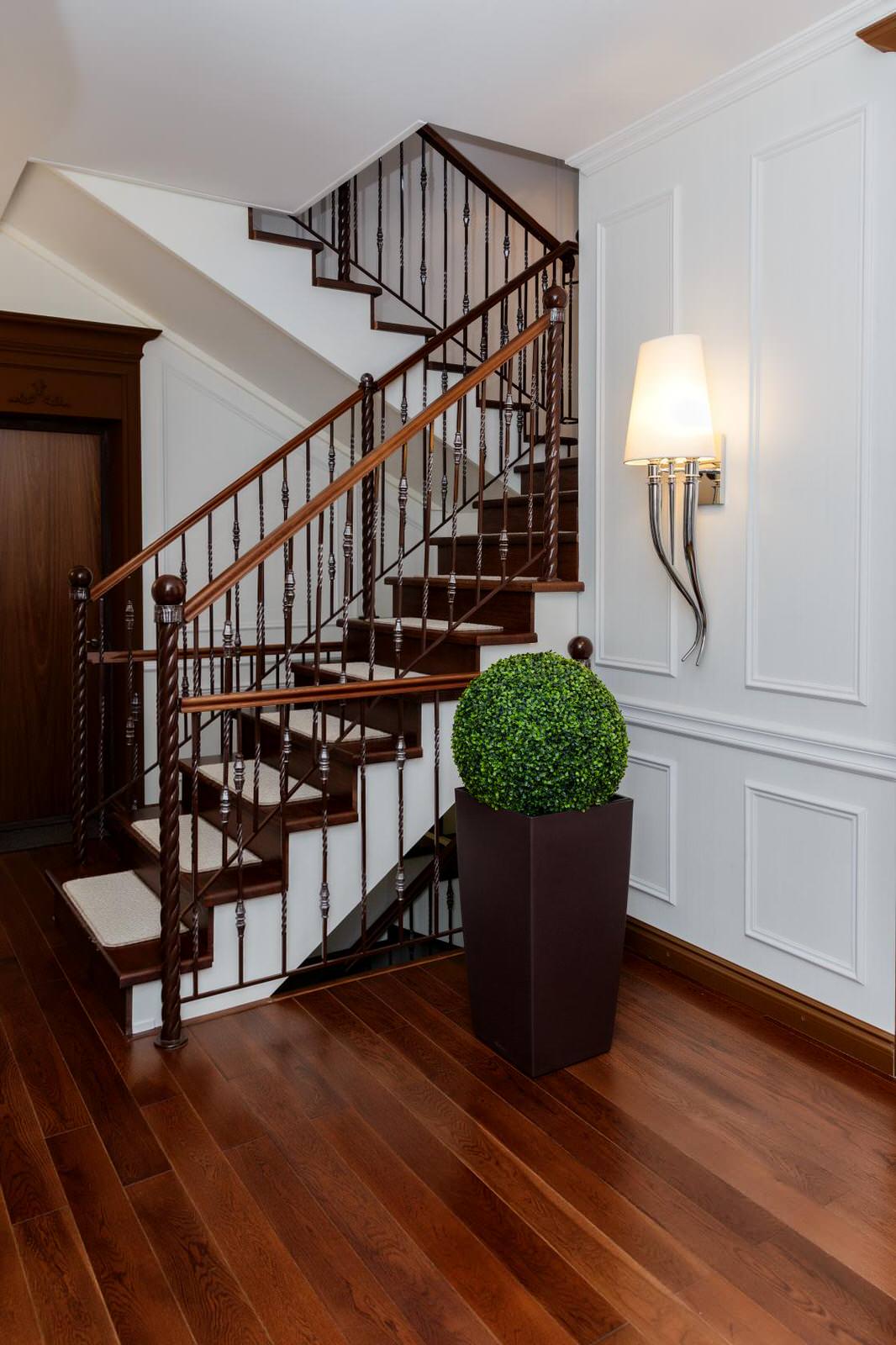 ДОМ В СТИЛЕ НЕОКЛАССИКИ В БЛАГОДАТОВА. РЕАЛИЗАЦИЯ.