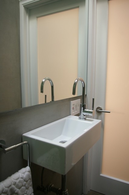 Bernal modern-bathroom