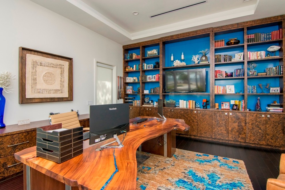 Photo of a contemporary home office in Tampa.