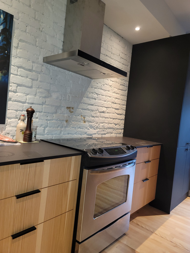 TOW TONE MODERN KITCHEN