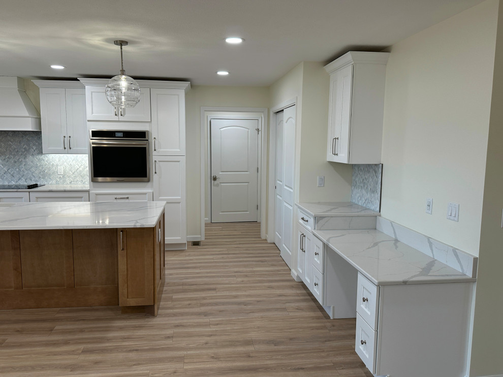 Kitchen - transitional kitchen idea