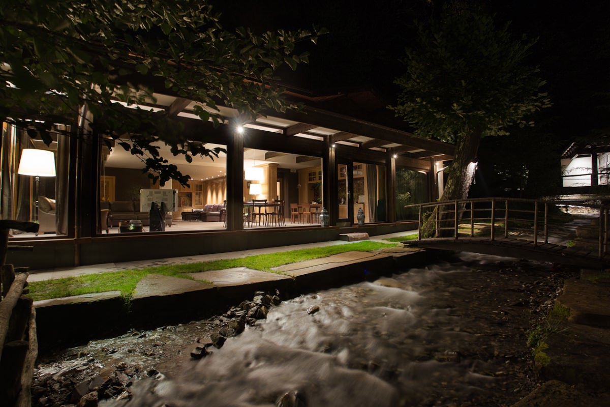 Дом у горного ручья в Красной Поляне, 140 м2  г. Сочи