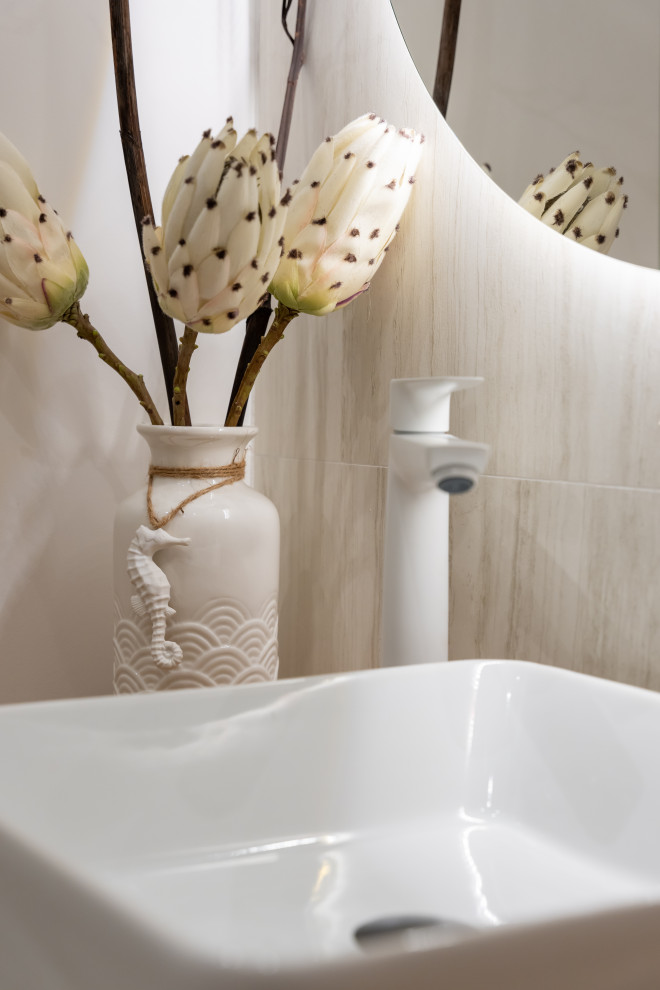 Atico "capricho" con algunos muebles de familia.