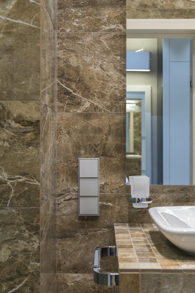 Частная квартира для него