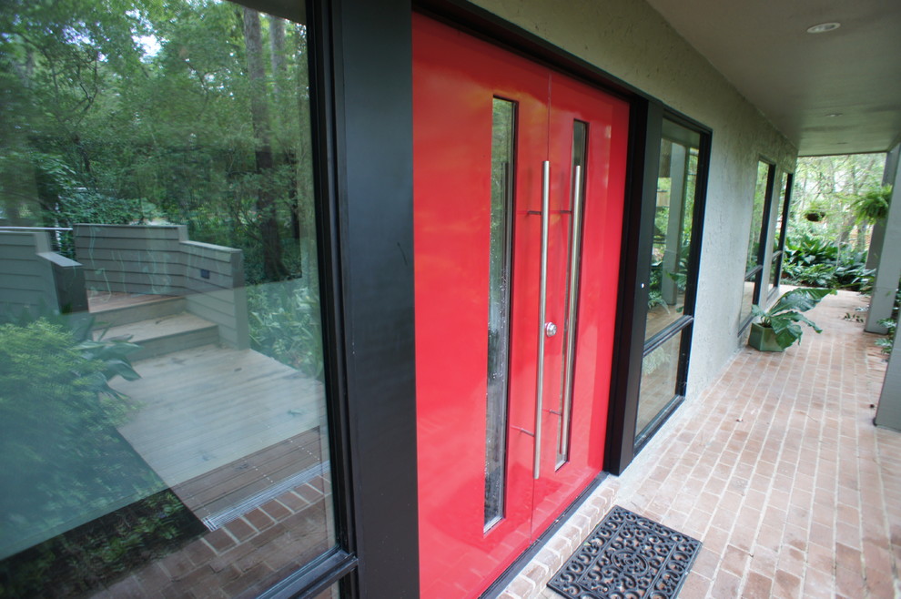 This is an example of a modern exterior in Houston.