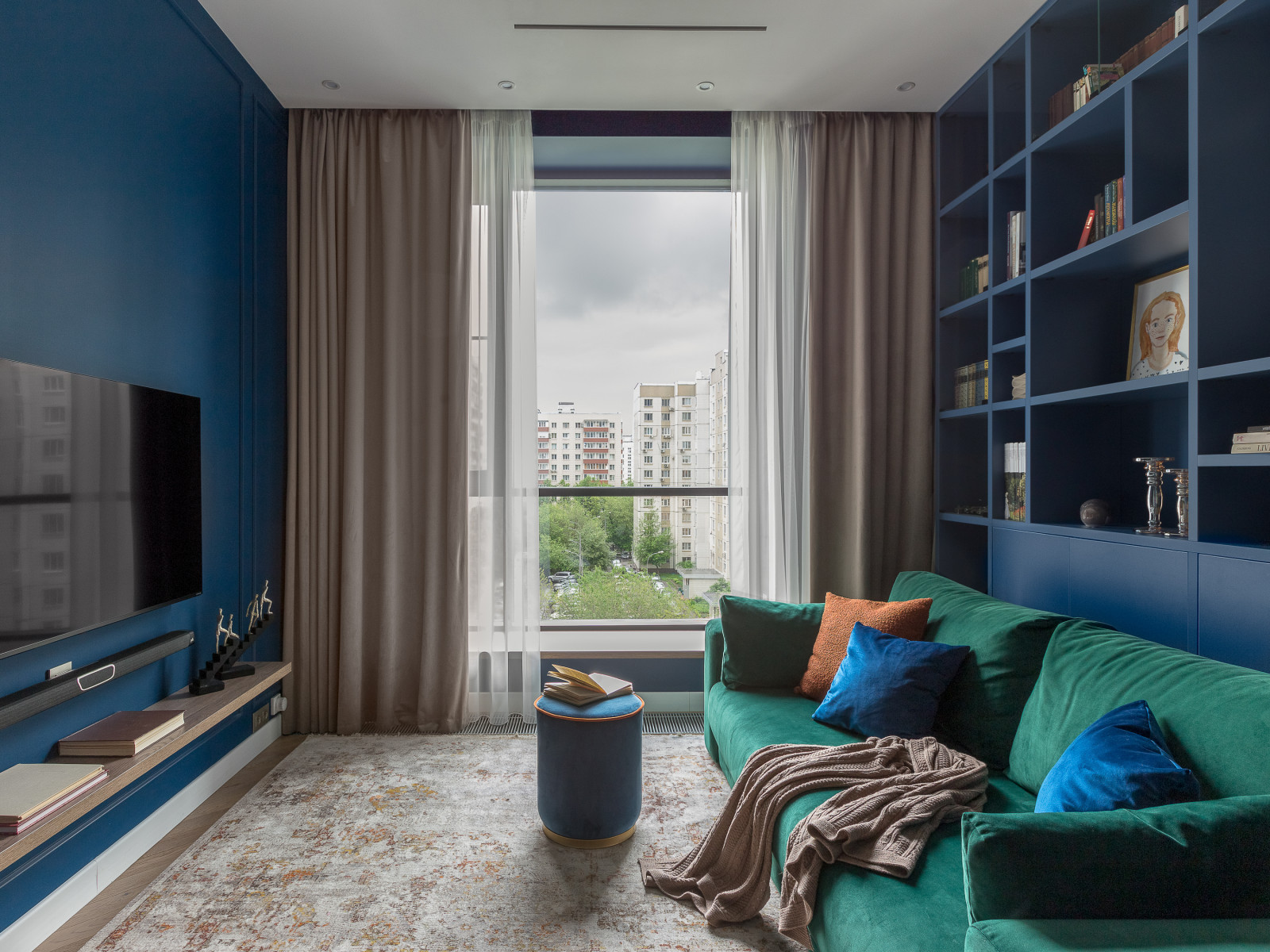 Семейная квартира с интересными дизайнерскими решениями