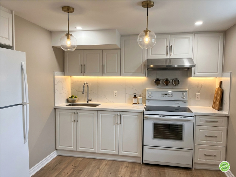 Kitchen - kitchen idea in Toronto