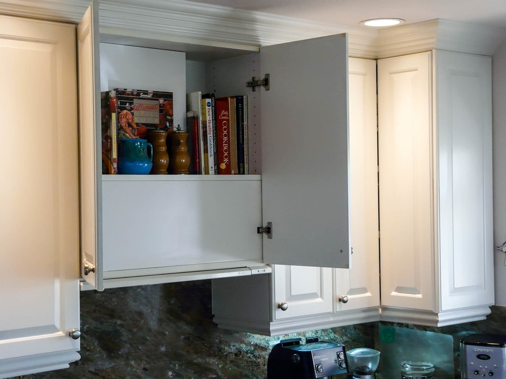 Inspiration for a mid-sized transitional home design remodel in San Diego
