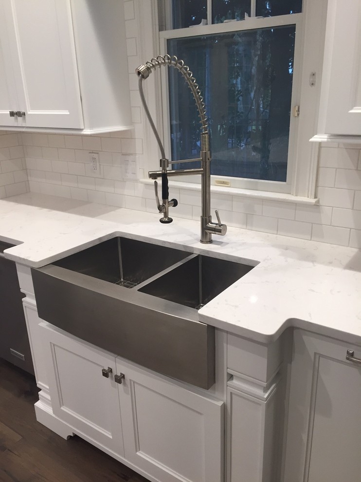 Transitional kitchen photo in Orlando
