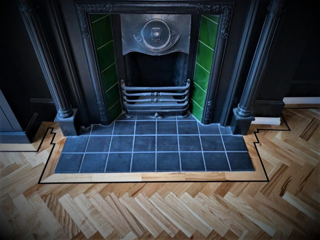 The Fireplace klassisk-vardagsrum