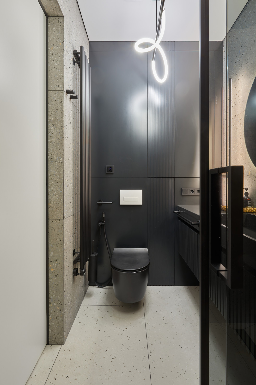 Монохромный минимализм