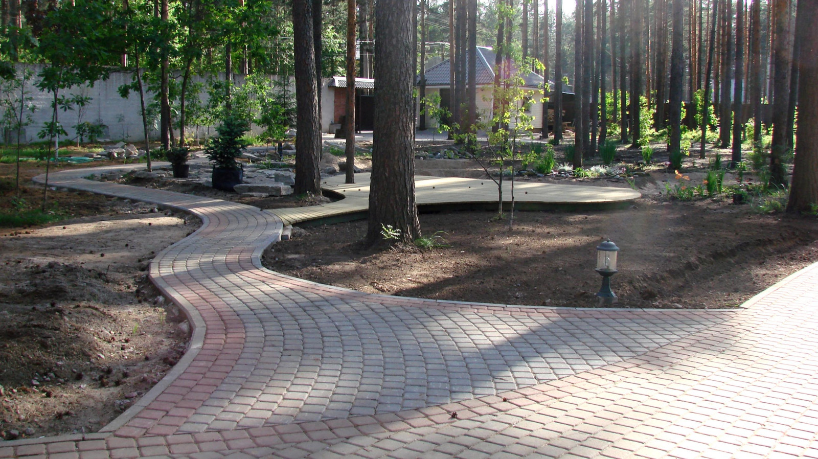 Устройство плиточного мощения