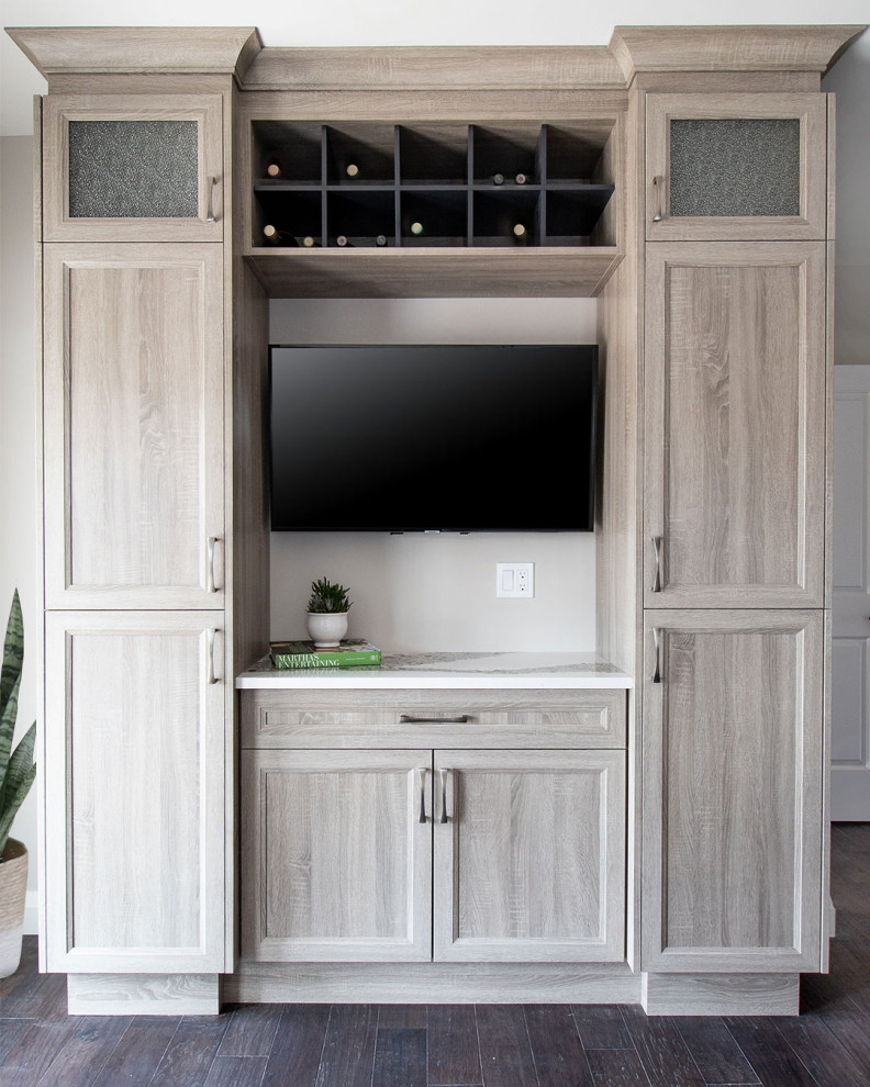 Example of a transitional kitchen design in Toronto