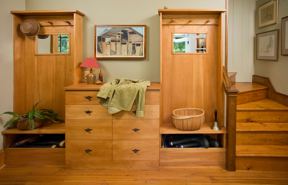 This is an example of a traditional mudroom in Philadelphia.