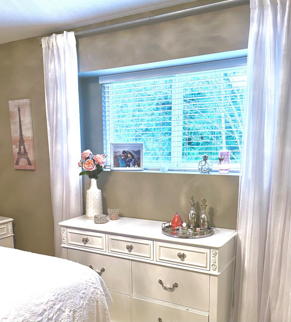 Pretty Upgraded Townhouse contemporary-bedroom