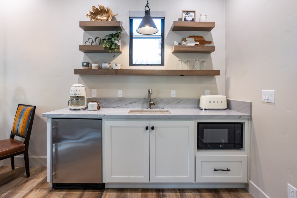 Home bar - home bar idea in Sacramento