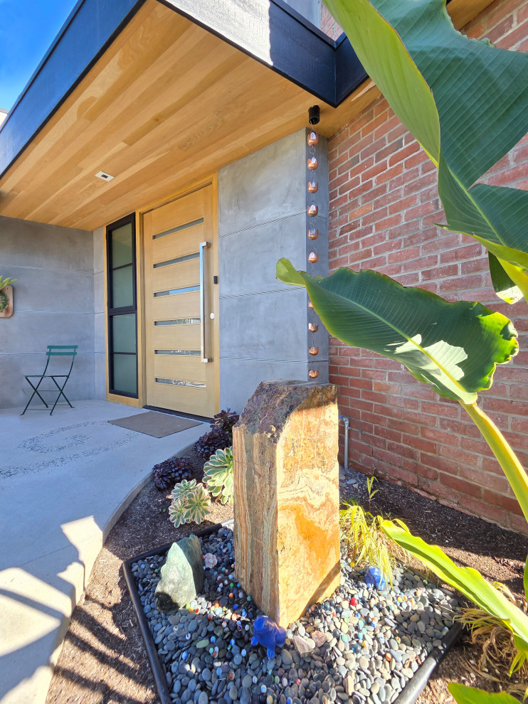 Mid-Century Modern House with Contemporary Art Collection