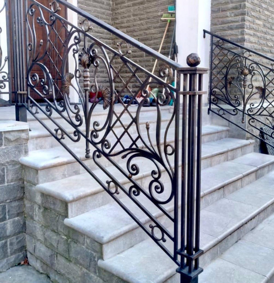 Сварные и кованые перила для лестниц и террас