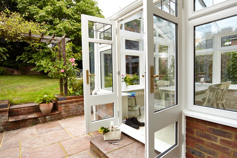 Photo of a contemporary sunroom in Buckinghamshire.