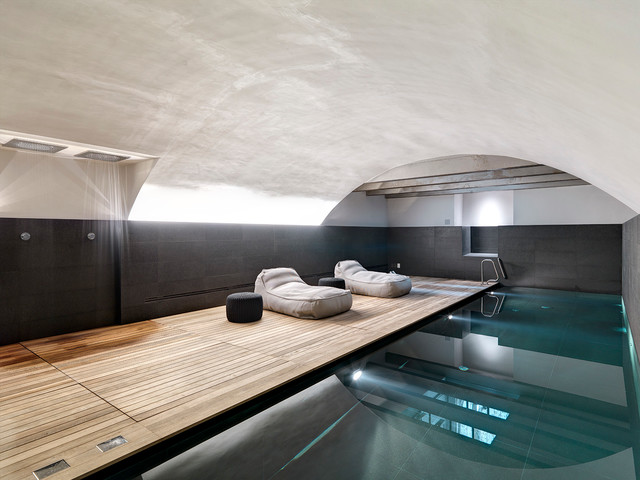 Appartamento in Citt&agrave; Alta mediterranean-swimming-pool-and-hot-tub