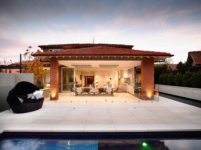 Kew Home Renovation trendy-hus-og-facade