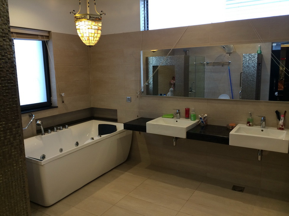 13,500 SQ FT HOUSE