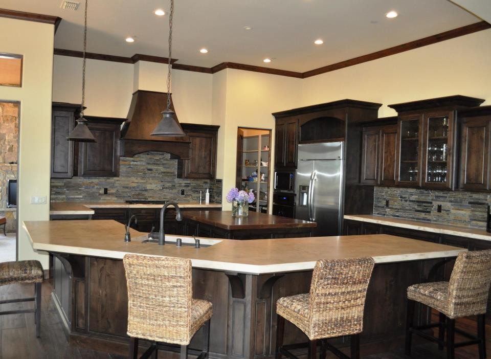 Inspiration for a traditional kitchen in Sacramento.