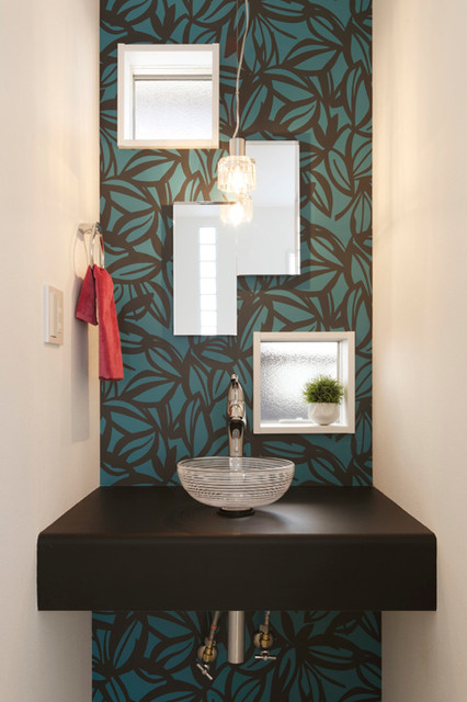機能する美しさを追求した家 moderno-bagno-di-servizio