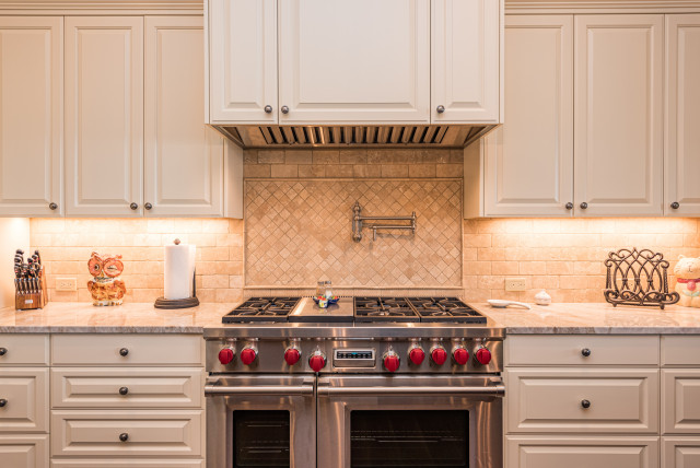 Home 587 contemporary-kitchen
